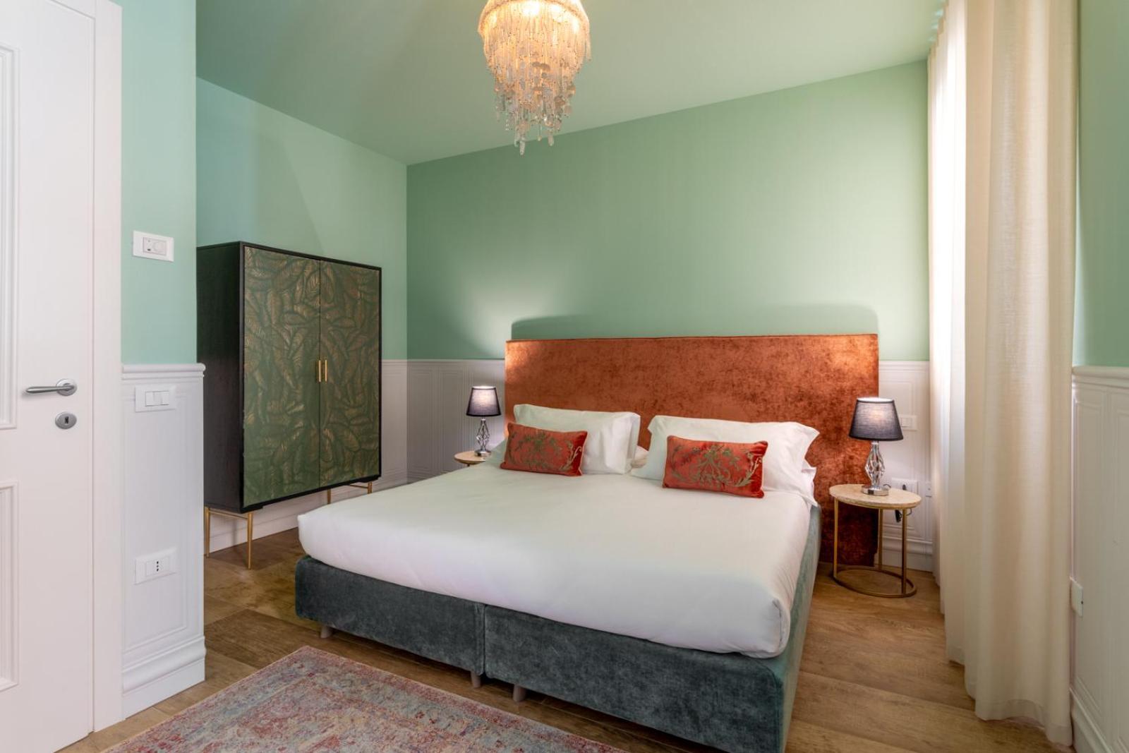 Place - Mistro House *